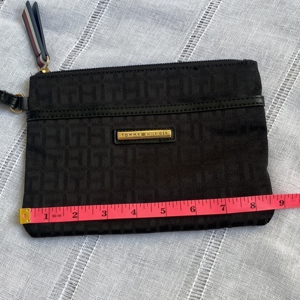Tommy Hilfiger NWOT black wristlet. - Picture 10 of 13
